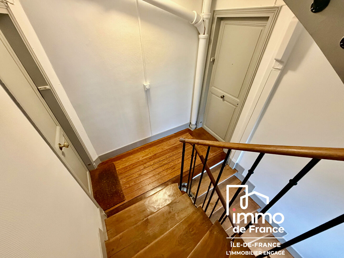 Photo Versailles 2 pièces  proche mairie image 5/5