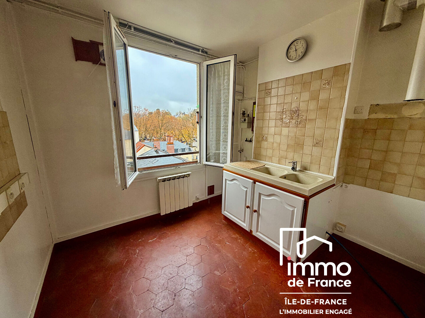 Photo Appartement Versailles 4 pièce(s) 75.57 m2 à rénover image 1/6