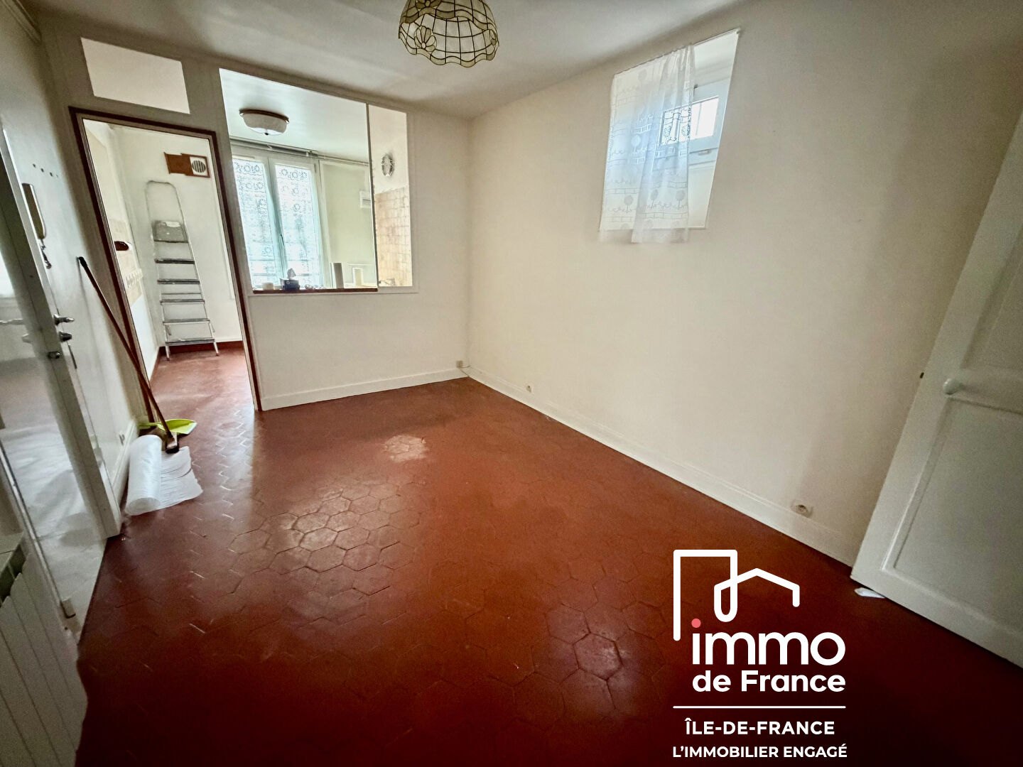 Photo Appartement Versailles 4 pièce(s) 75.57 m2 à rénover image 3/6