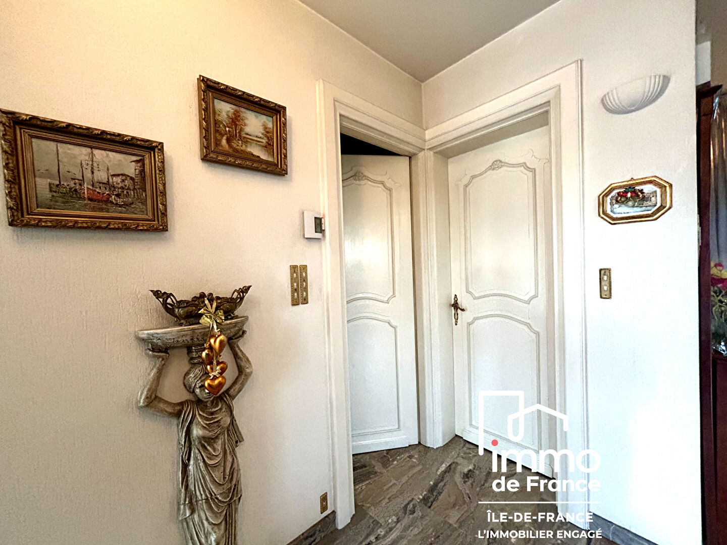 Photo Maison d'architecte d'exception  212 m² habitables Terrain arboré de 1 252 m² ? Chelles image 3/6