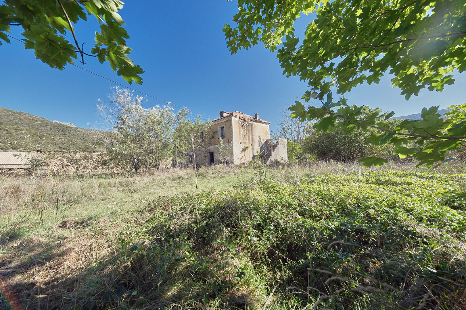 Photo Maison coup de coeur à restaurer sur terrain de 3790 m2 à PONTE NOVO image 2/6