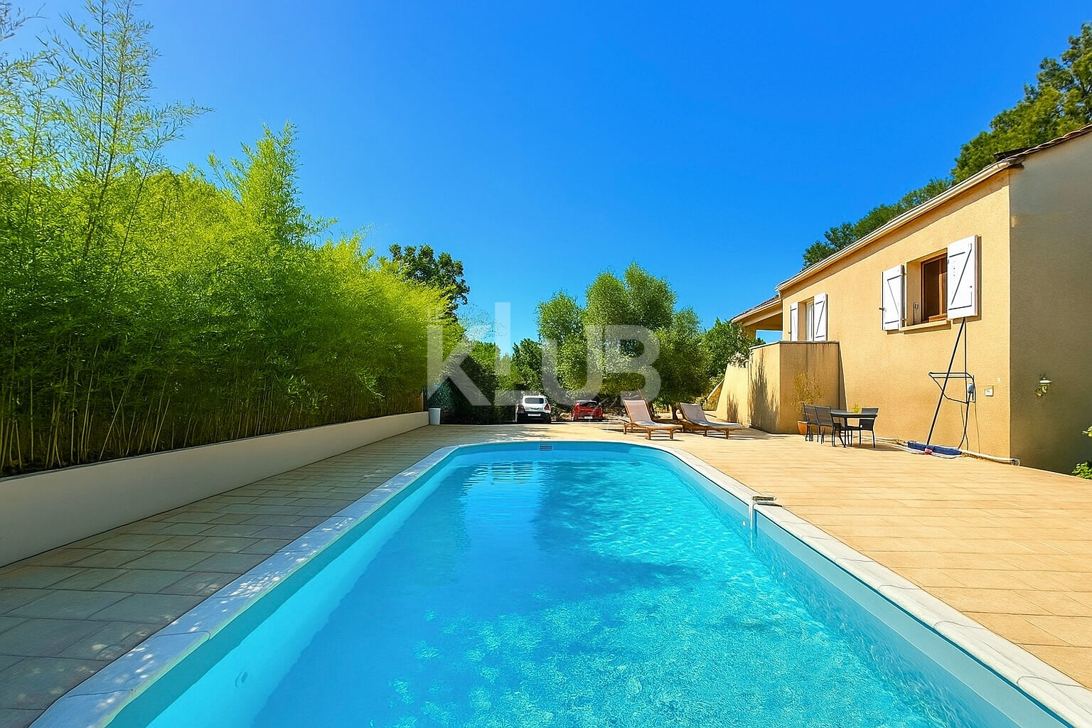 Maison Familiale avec piscine et revenu locatif sécurisé