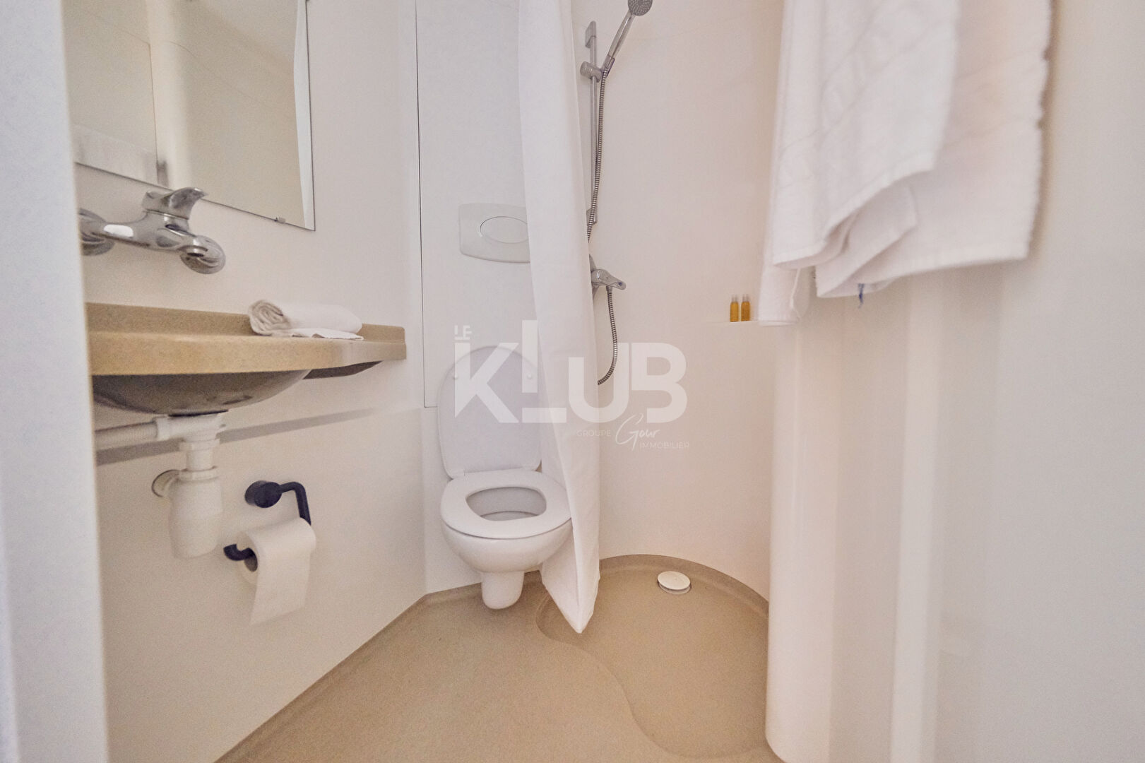 Photo Studio étudiant meublé, Libre à Corte image 4/4