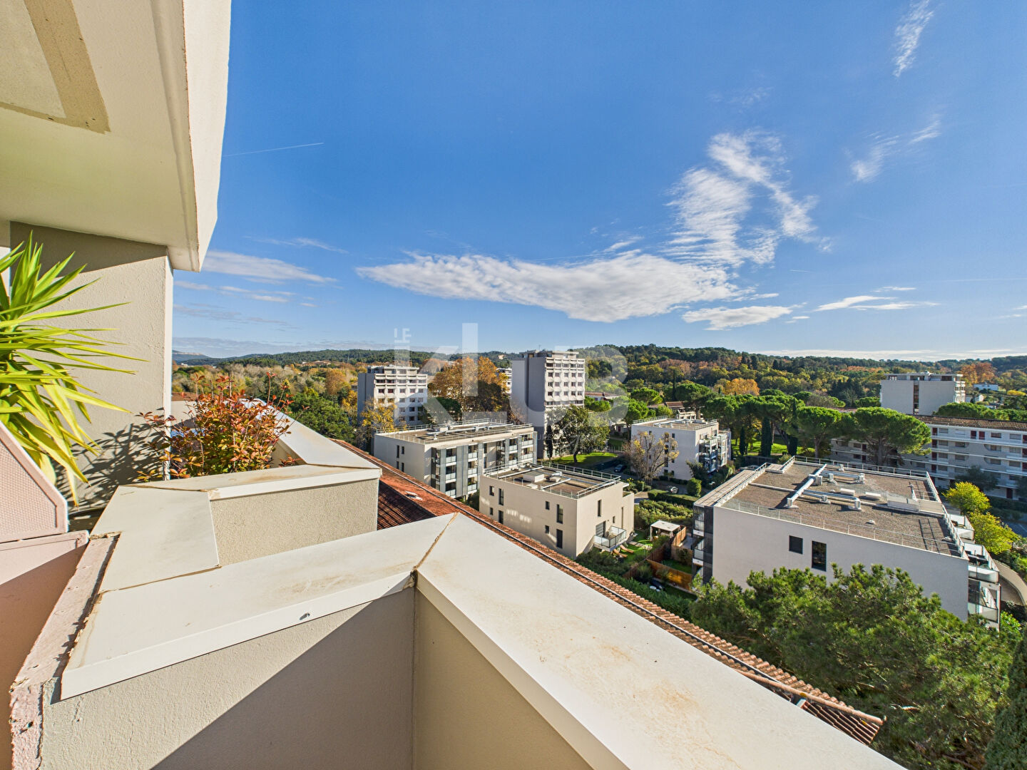 Photo Appartement Aix En Provence 1 pièce 16 m2 avec terrasse 21m² image 2/6