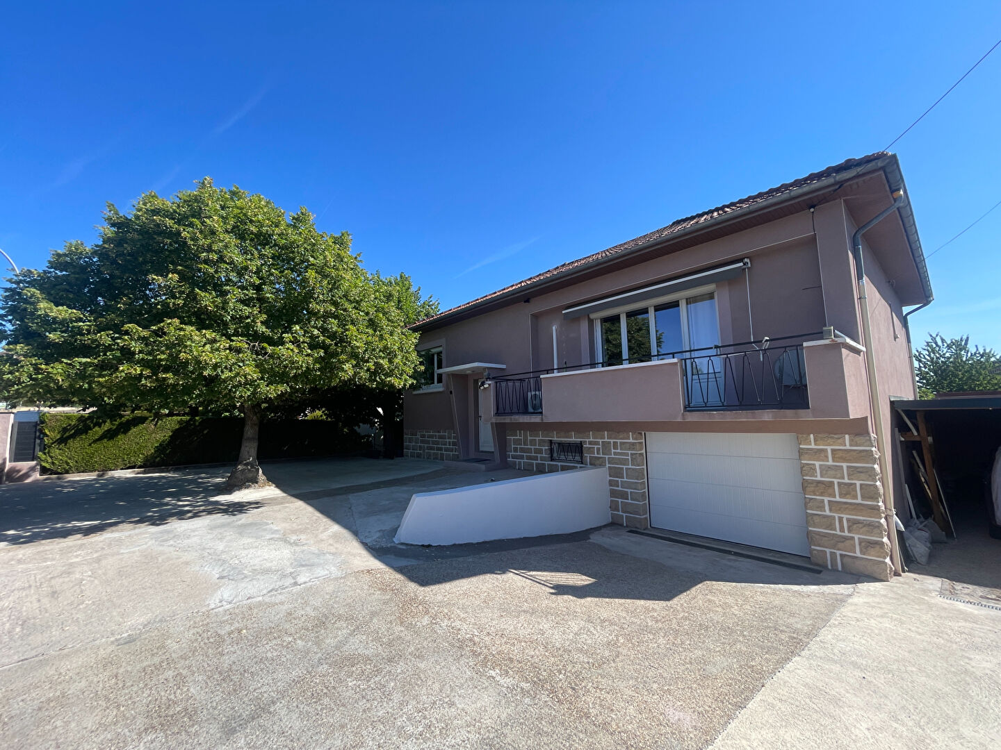 Maison ECUISSES 7 pièces 143m²