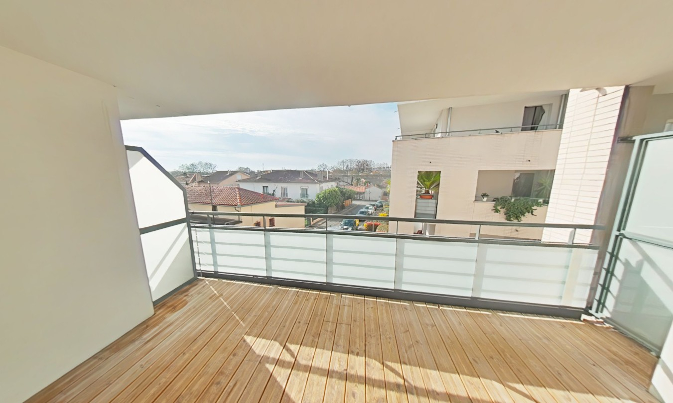 
Appartement Toulouse 3 pièces avec très grande Terrasse, parking sous sol METRO ROSERAIE
