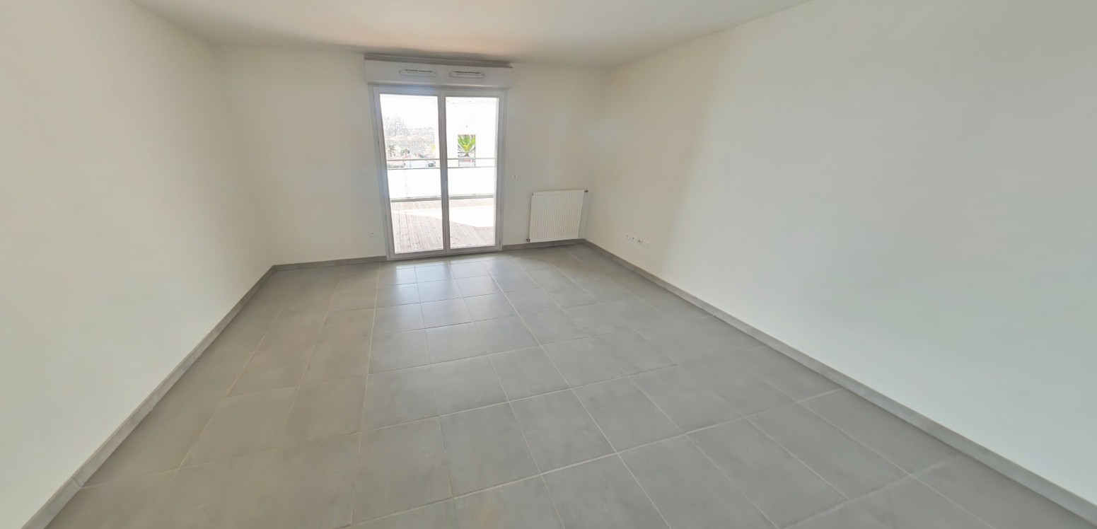 
Appartement Toulouse 3 pièces avec très grande Terrasse, parking sous sol METRO ROSERAIE
