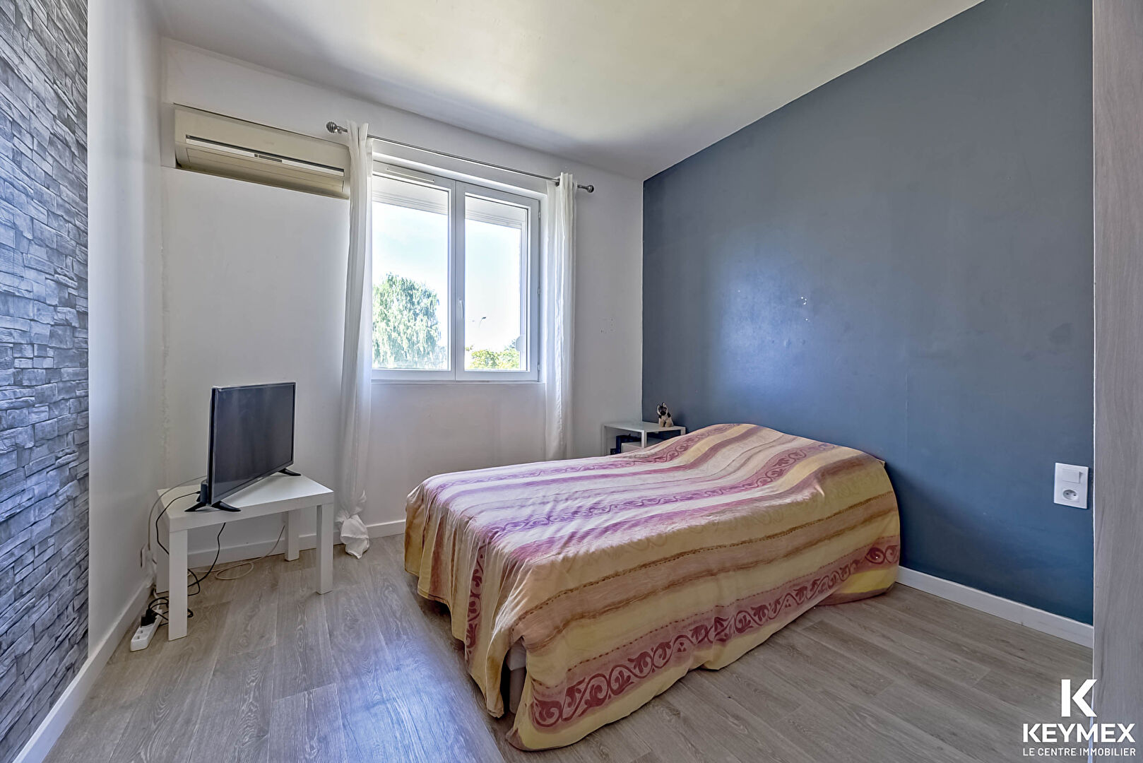 À VENDRE SPACIEUX F5- 3 chambres, gare , écoles et collège