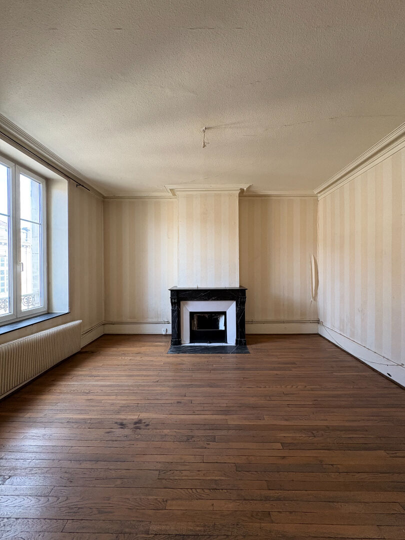 Photo Nancy intramuros à proximité de la place des Vosges, Appartement haussmannien de 103 m² à réinventer, rare à la vente image 6/6