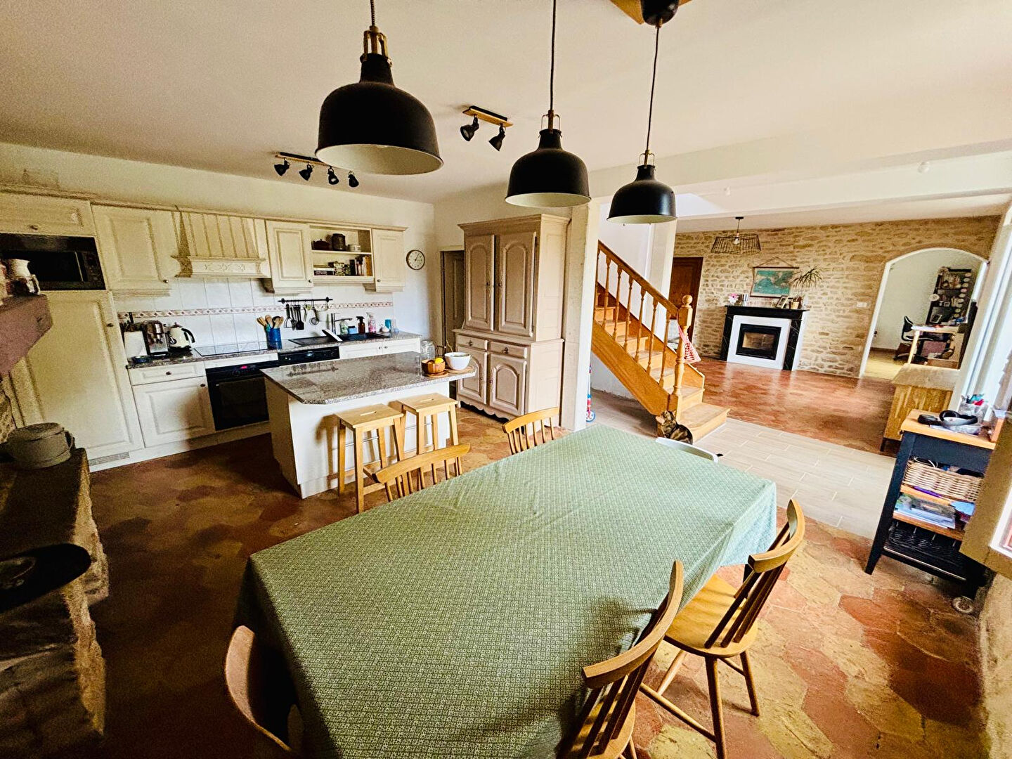 Photo Longère entièrement restaurée avec garages et jardin clos image 2/6