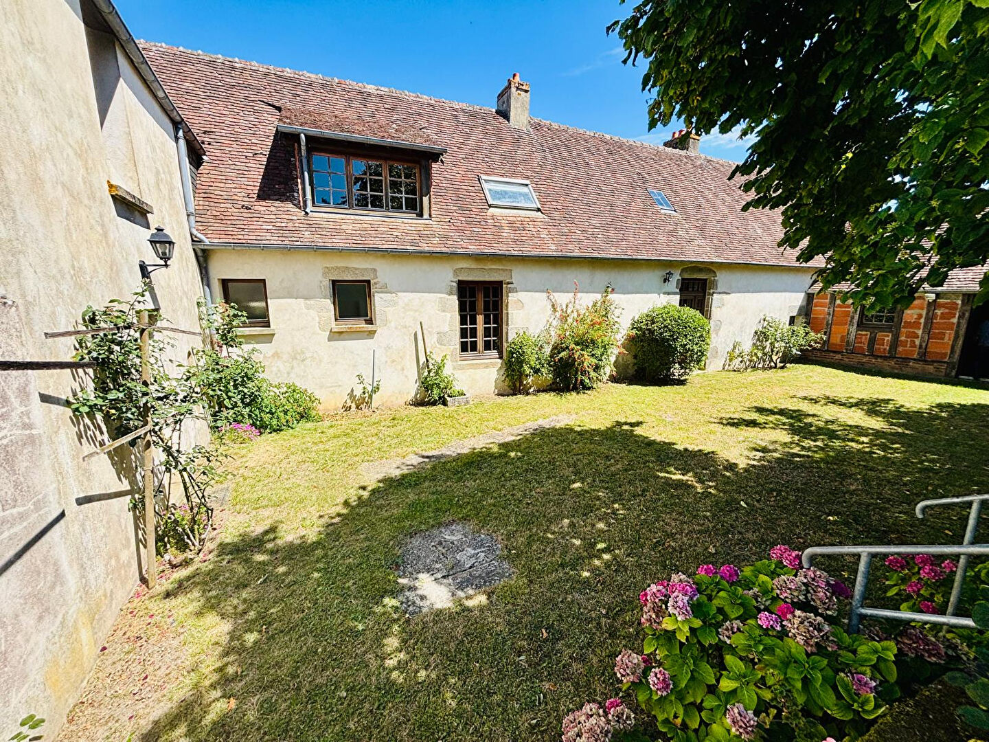 Photo ANCIEN PRESBYTERE  AVEC GRANGE  DÎMIERE- CUA ALENCON image 2/6