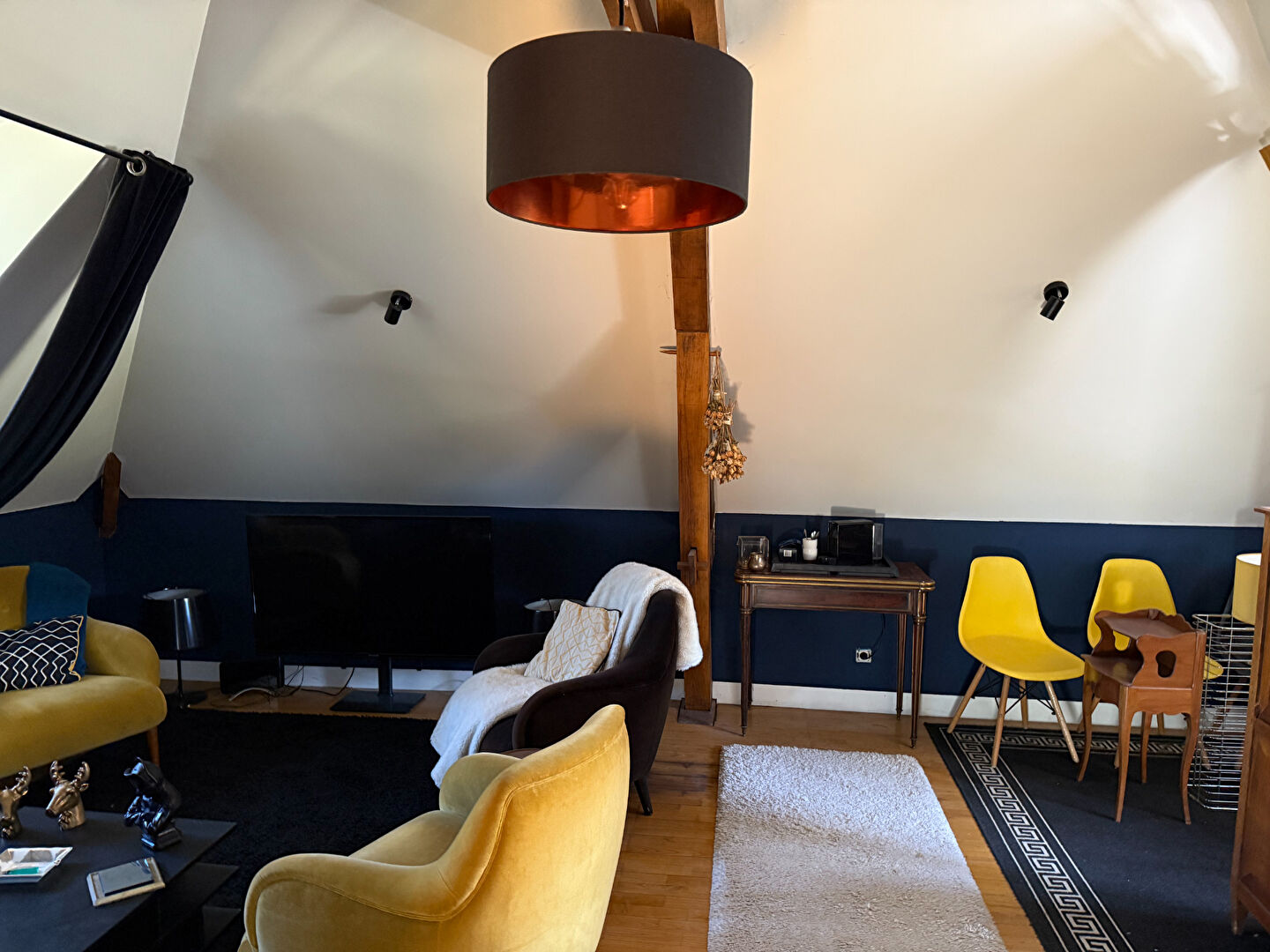 Photo DEMEURE  avec  TENNIS ET BOXES- 6 CHAMBRES - PROCHE DE RADON image 6/6