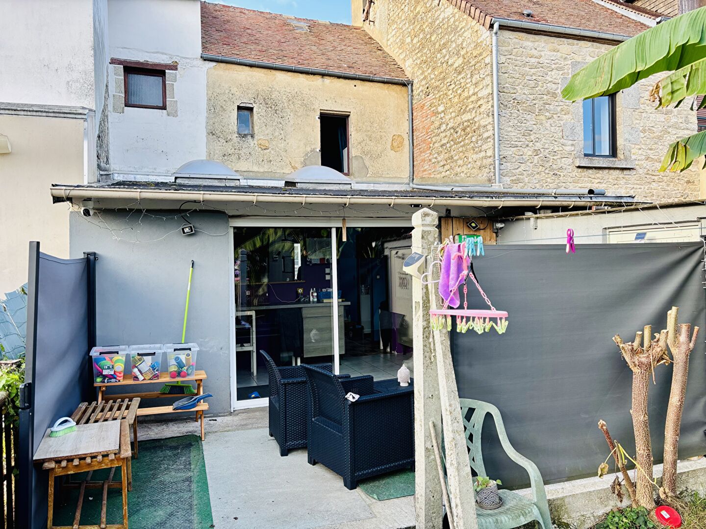 Maison de ville avec terrain et dépendances aux portes d'Alençon