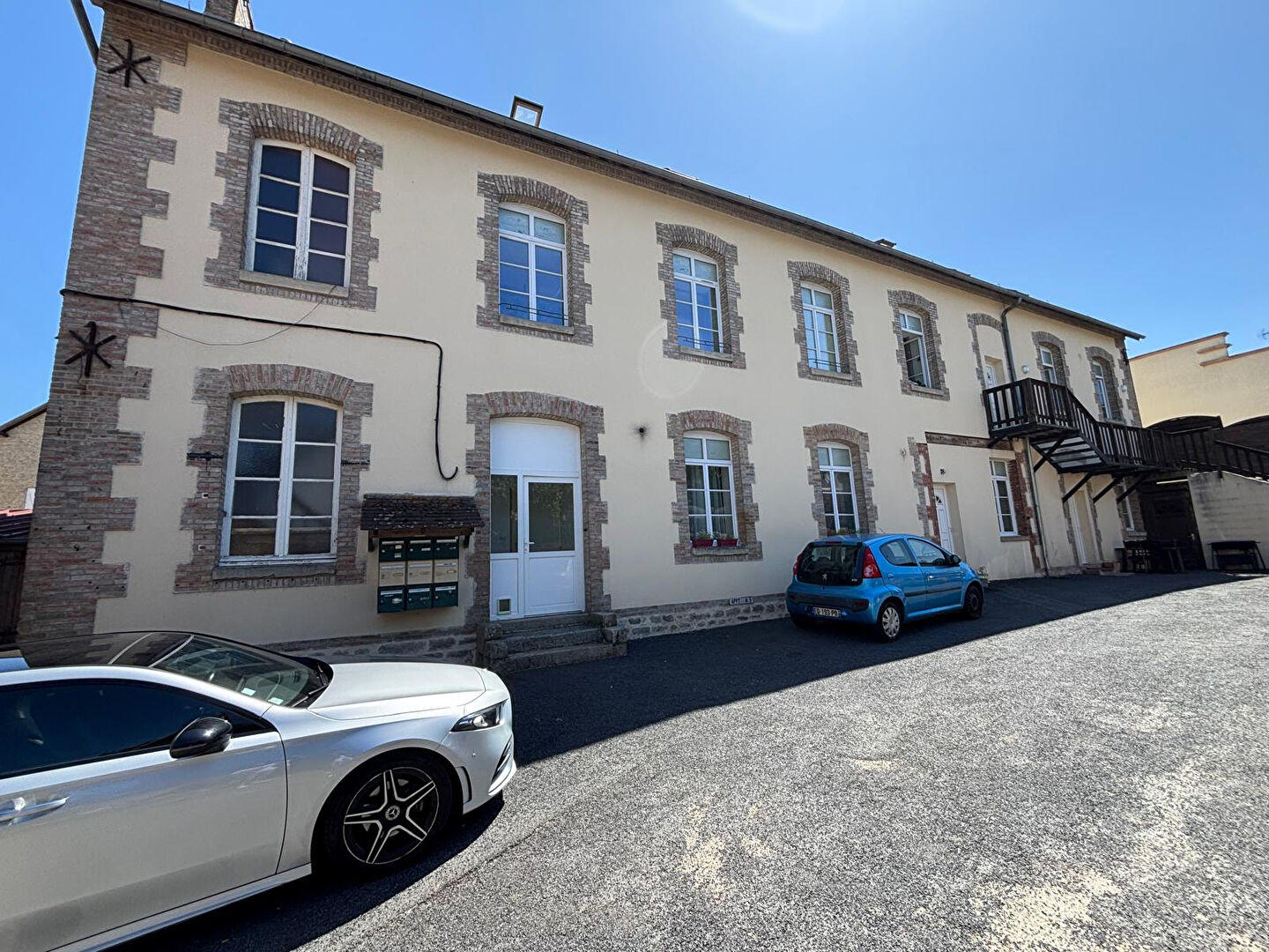 IMMEUBLE  8 APPARTEMENTS ET 1 MAISON A VENDRE ALENCON