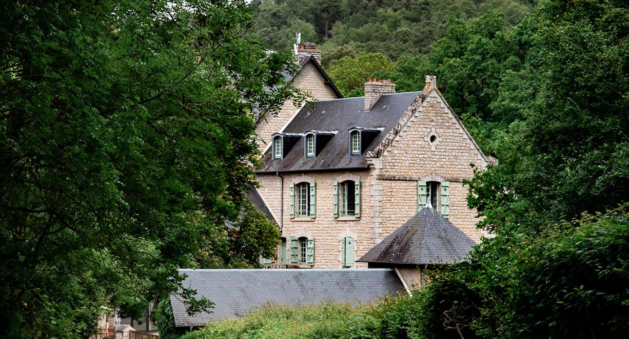 A QUELQUES MINUTES D'ALENCON - TRES BEL ENSEMBLE GITE ET RESTAURANT (Fonds de commerce)