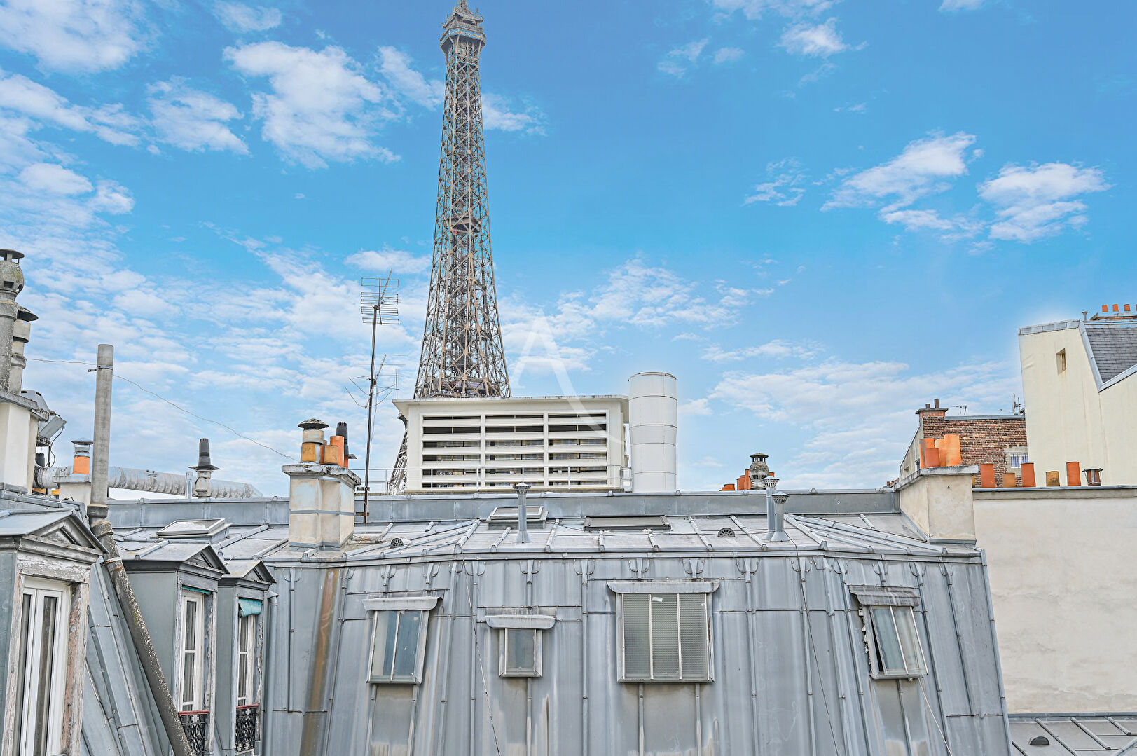 Photo PARIS 7e - DERNIER ÉTAGE -VUE TOUR EIFFEL image 2/6