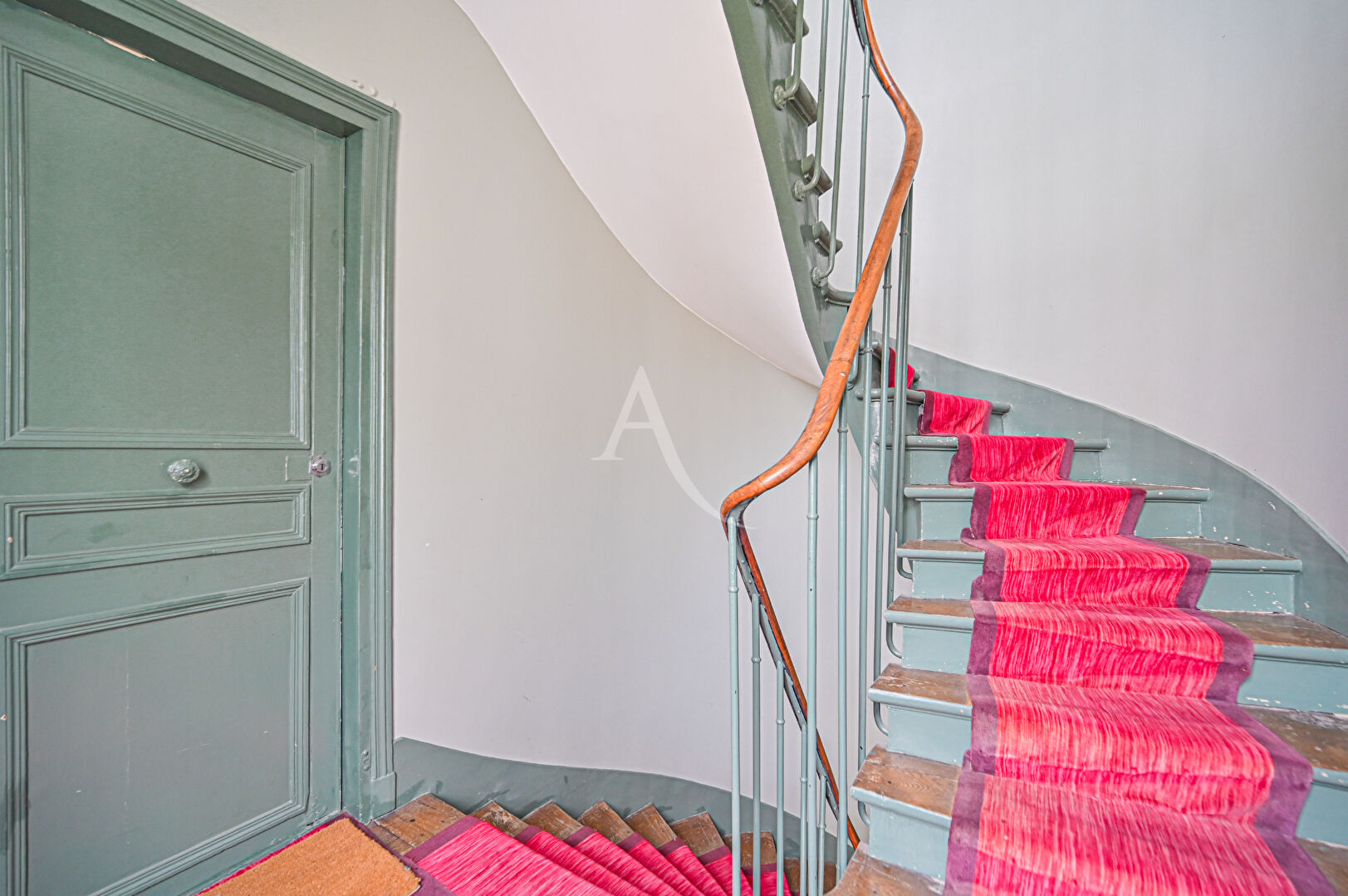 Photo Rue Cler! Idéal pied-à-terre ou 1er achat: studio avec coin bureau 23.5 m2 image 6/6