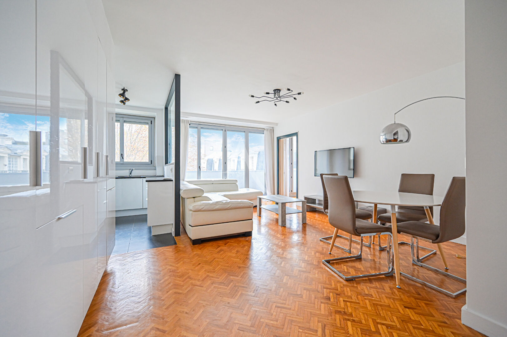 Photo Charmant 4 pièces lumineux proche de la Place Victor Hugo image 3/6