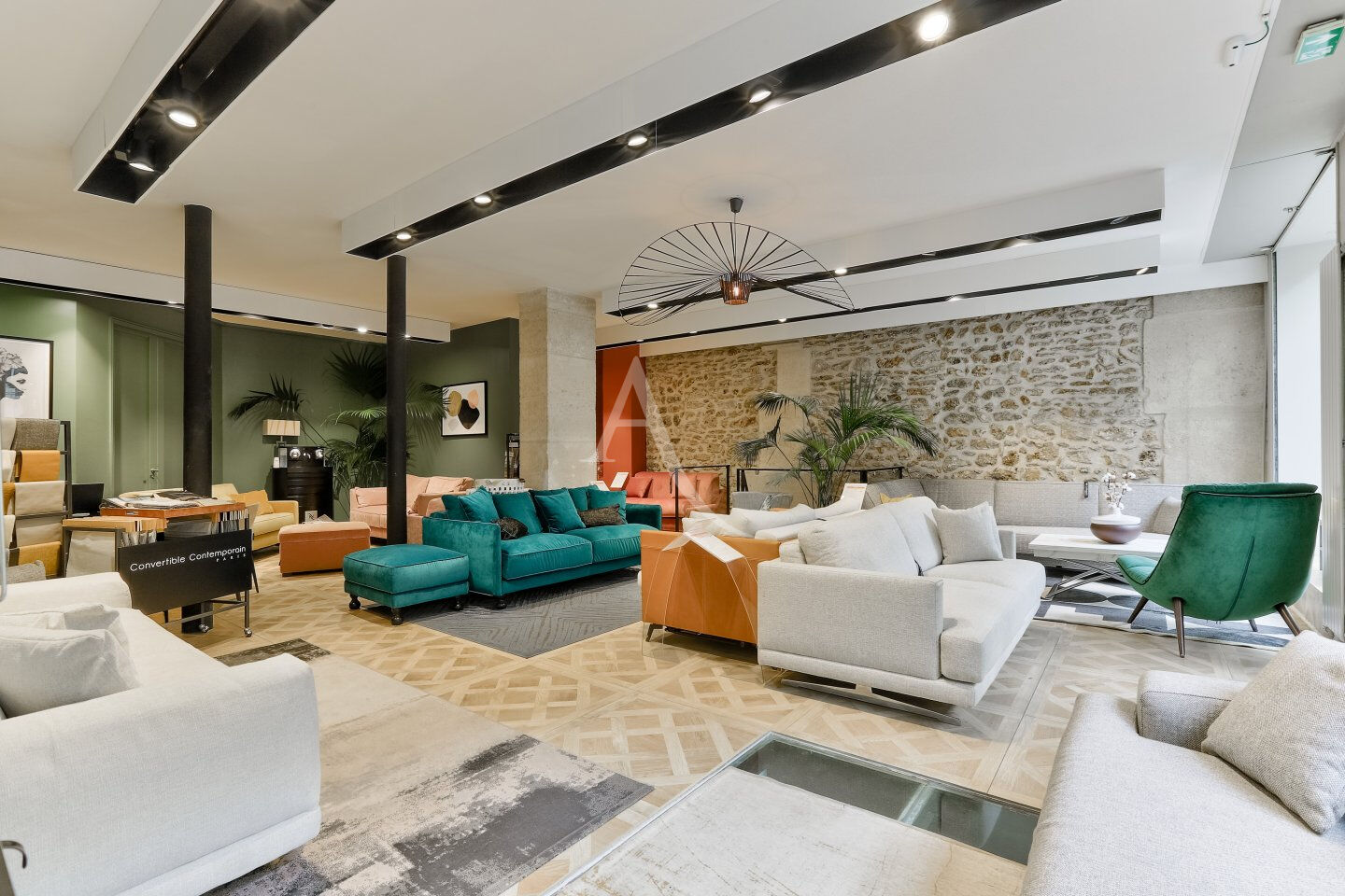 Local commercial de Prestige à deux pas du Triangle d'Or