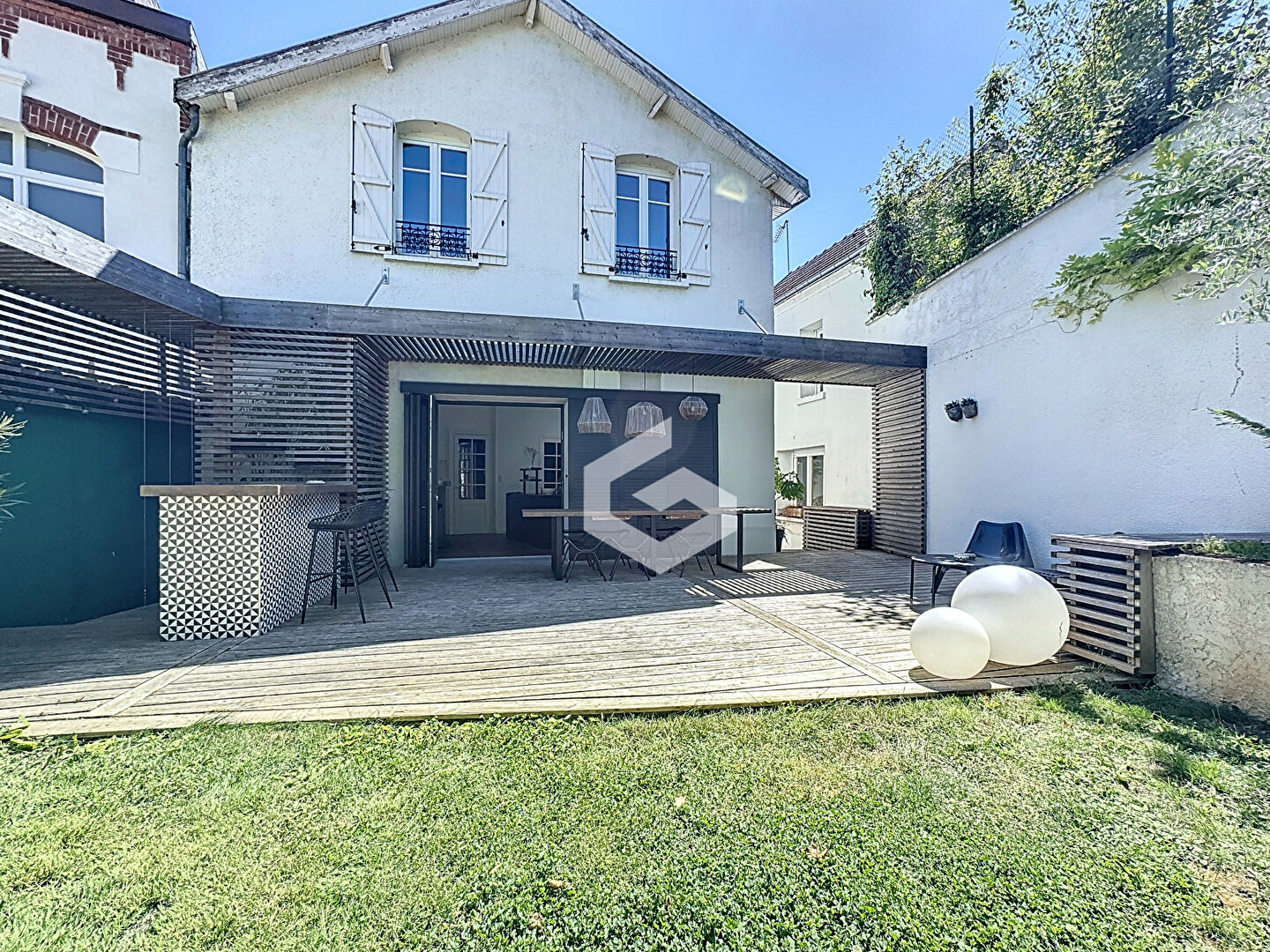 Photo Maison avec Jardin clos et dépendance ,Reims Tinqueux, 6 pièces, 172 m² habitables + jardin et terrasse image 3/6