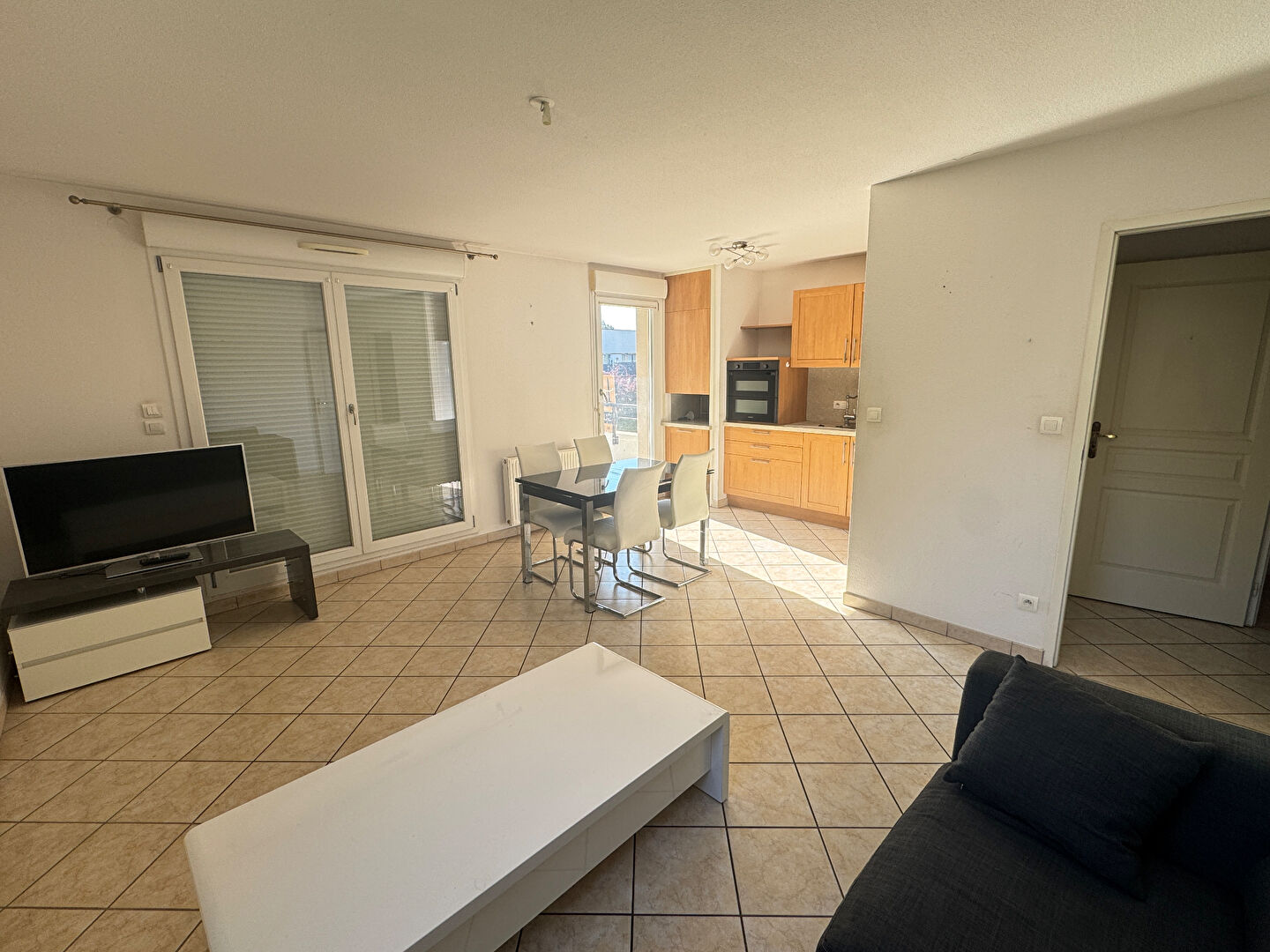 Photo Appartement Dole 3 pièce(s) 58,39 m² de plain pied avec un extérieur image 1/6