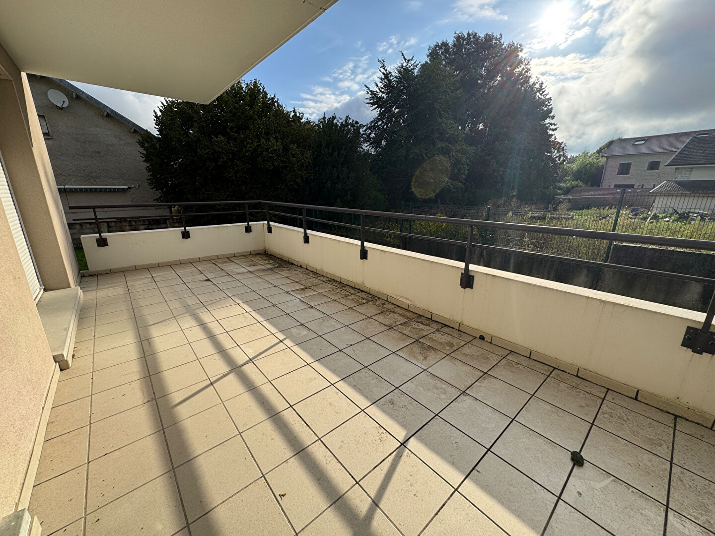 Photo Appartement Dole 3 pièce(s) 58,39 m² de plain pied avec un extérieur image 5/6