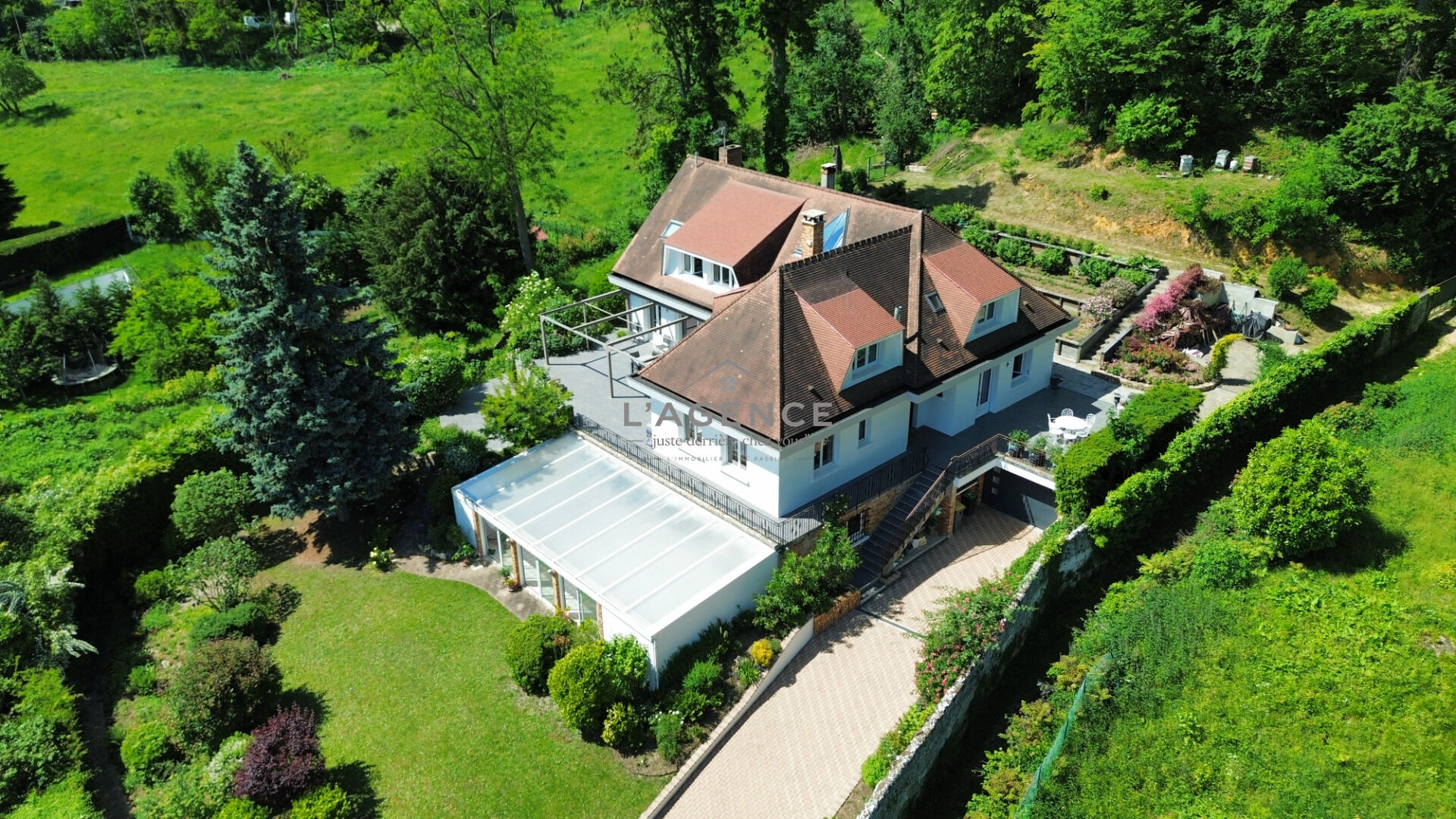 Agence immobilière de L'agence juste derrière chez vous Eaubonne