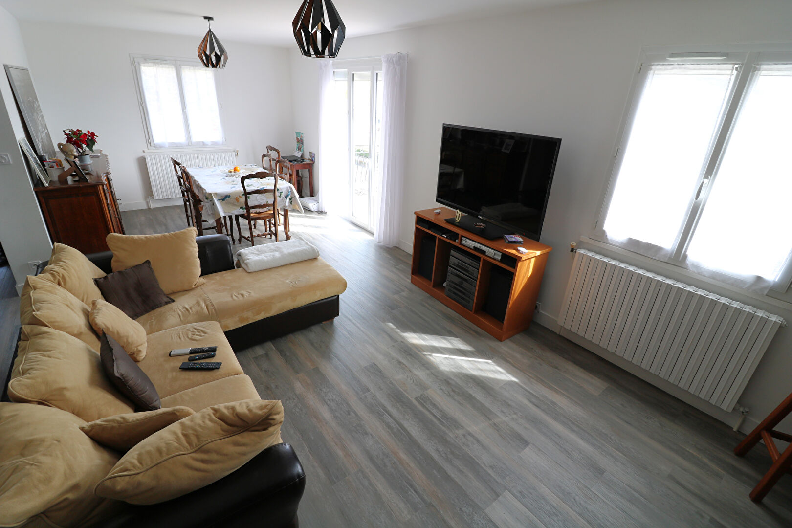 Photo Maison Orbeil 19 pièce(s) 160.92 m2 image 1/6