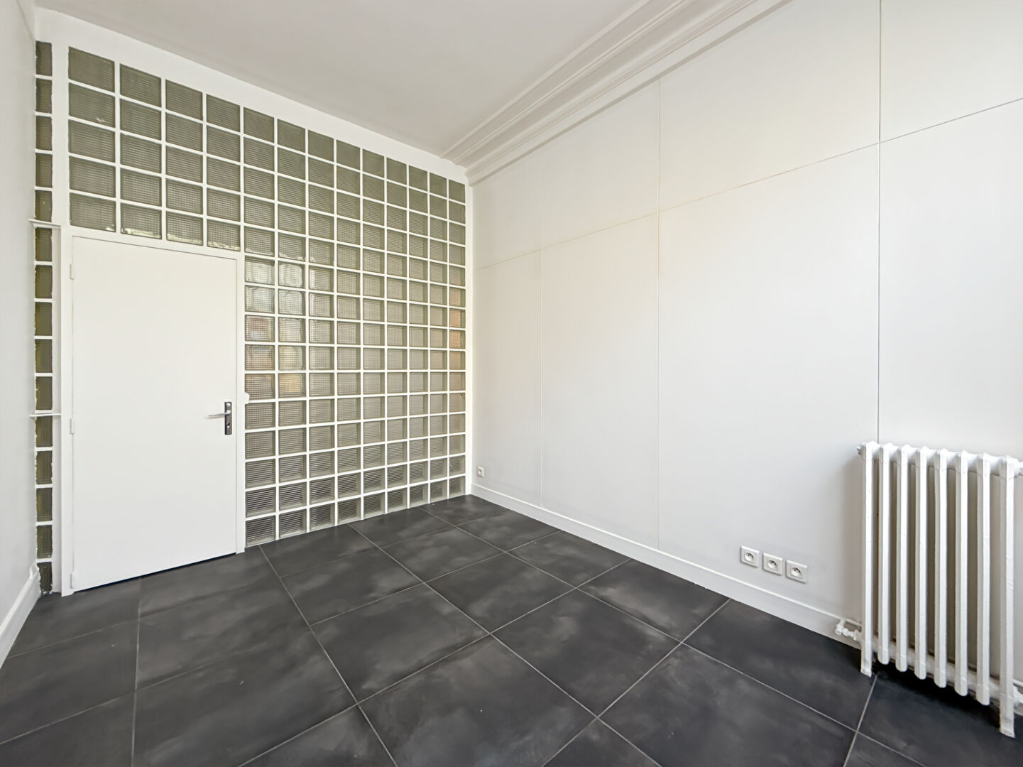 Photo Local commercial  - local professionnel - PARIS 10 image 4/6