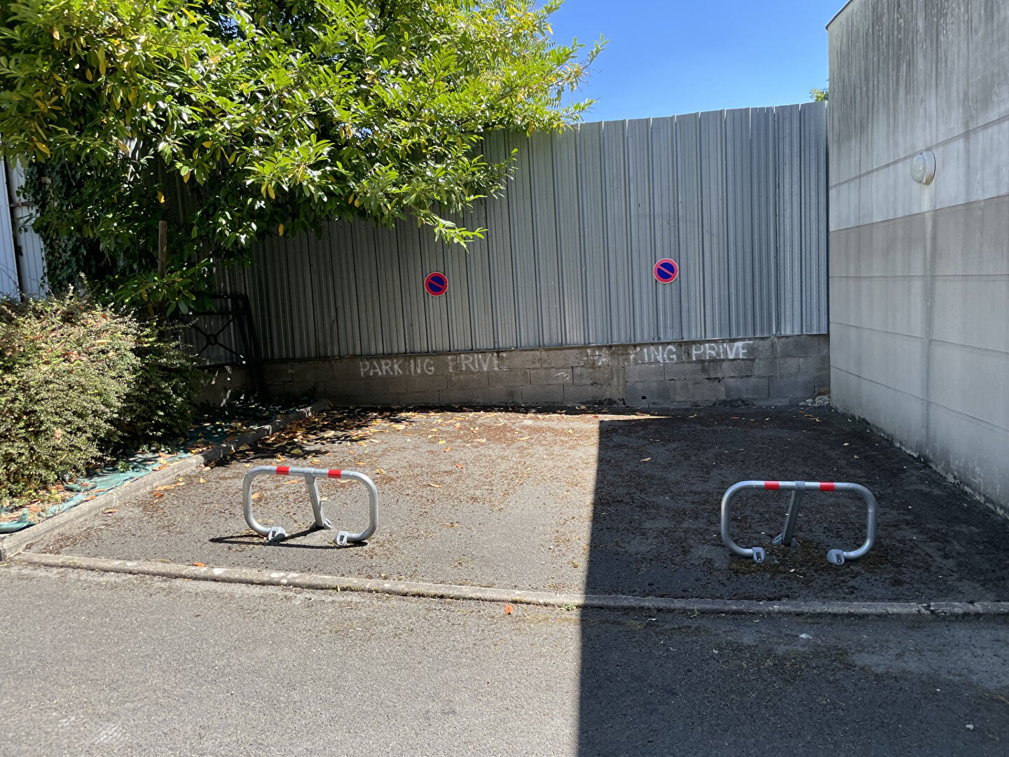 Parking extérieur - accès protégé