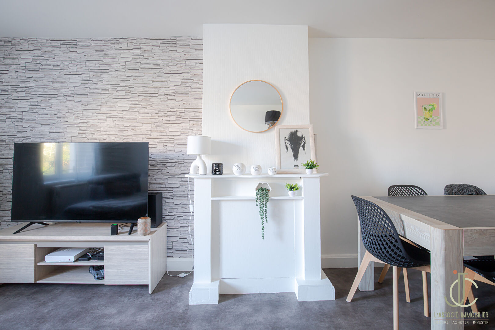 Photo IMMEUBLE DE RAPPORT LUDRES - 5 appartements - Jardin et garage image 2/6