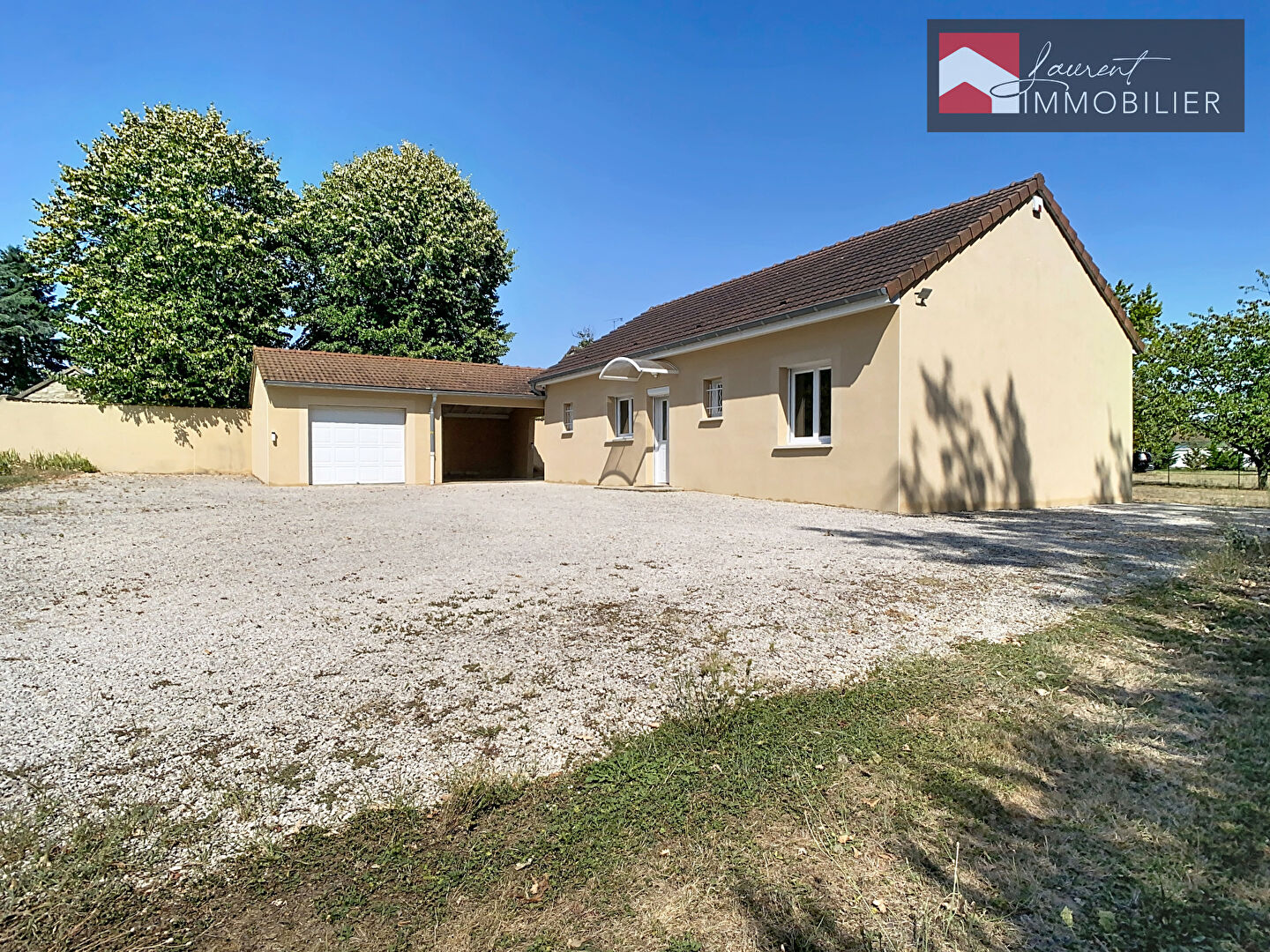À VENDRE Jolie villa de plain-pied dans un environnement paisible à Simandre - 190 000 €