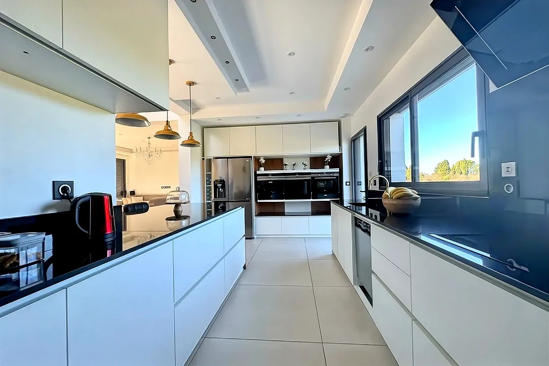 Photo Maison Entraigues Sur La Sorgue 9 pièce(s) 200 m2 image 3/6