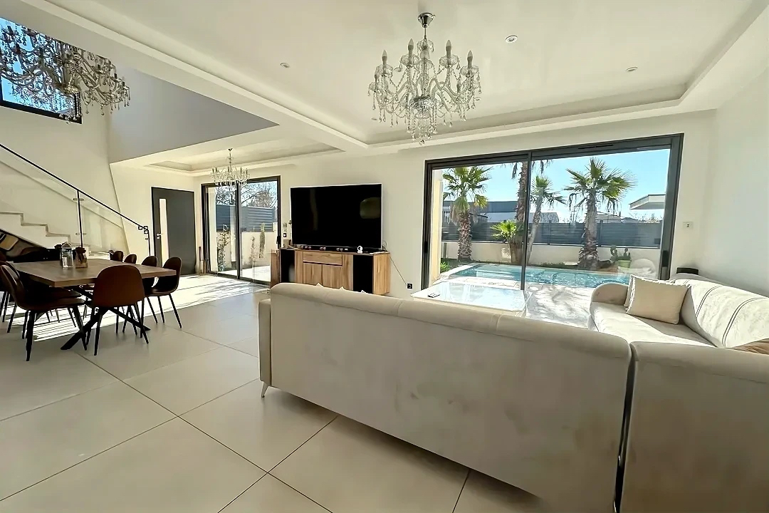 Photo Maison Entraigues Sur La Sorgue 9 pièce(s) 200 m2 image 5/6