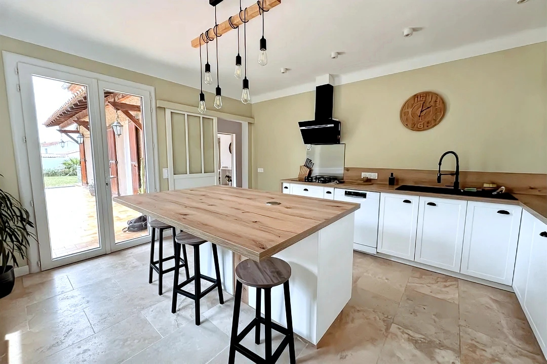 Photo Maison Sorgues 7 pièce(s) 180 m2 image 5/6