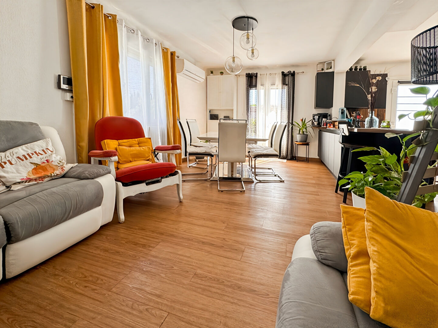 Photo Maison Bedarrides 6 pièce(s) 130 m2 image 2/6