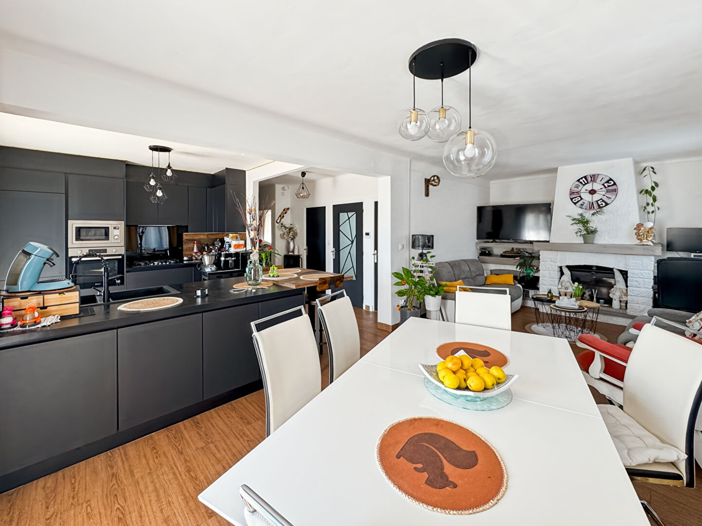 Photo Maison Bedarrides 6 pièce(s) 130 m2 image 4/6