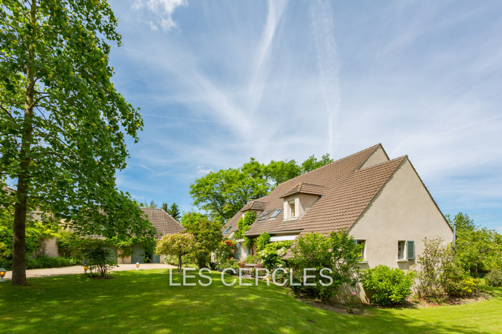 Agence les Cercles - Le Vésinet - 
Maison 9 pièces de 250 m2
