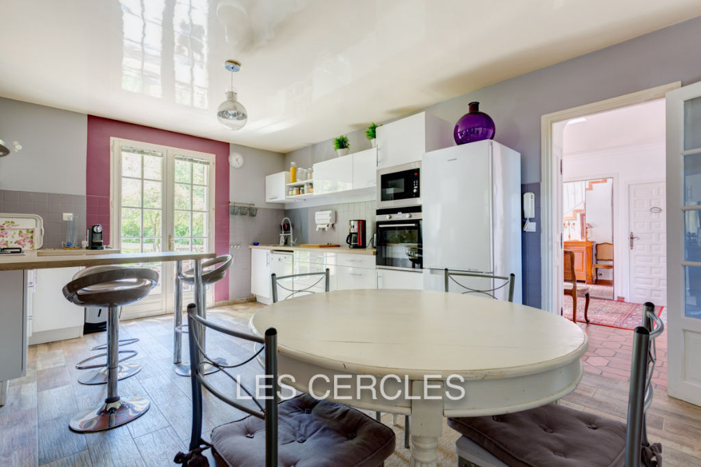 Agence les Cercles - Le Vésinet -
Maison 9 pièces de 250 m2