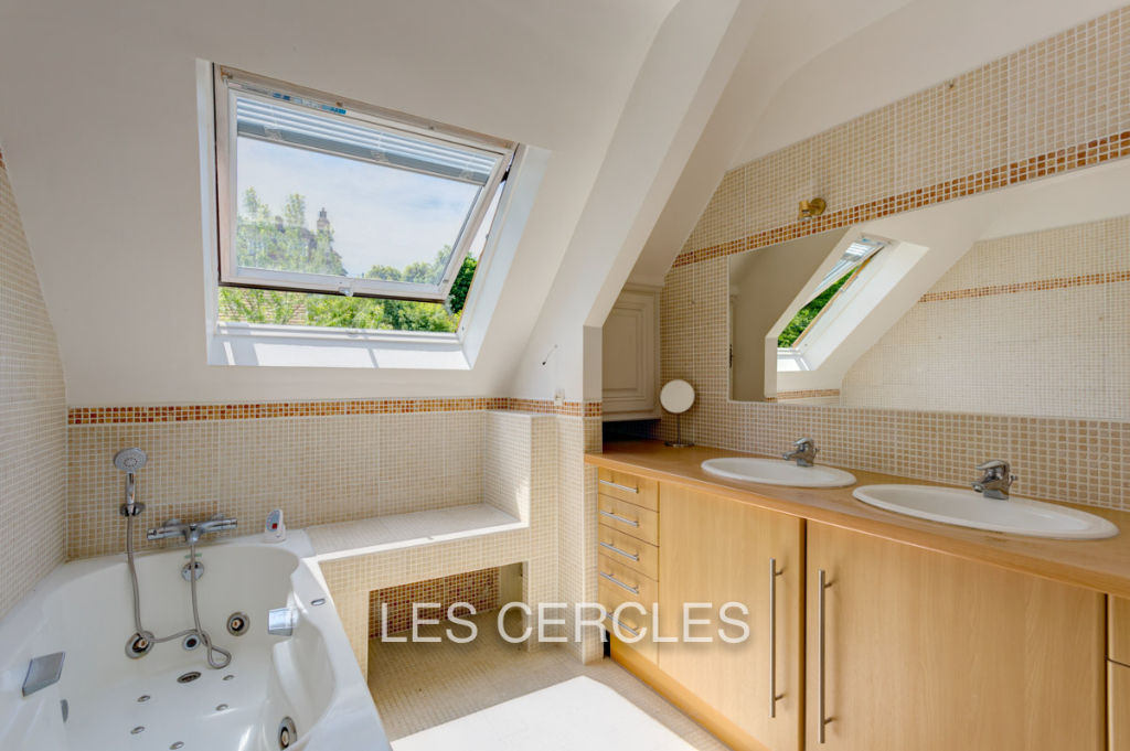 Agence les Cercles - Le Vésinet - 
Maison 9 pièces de 250 m2
