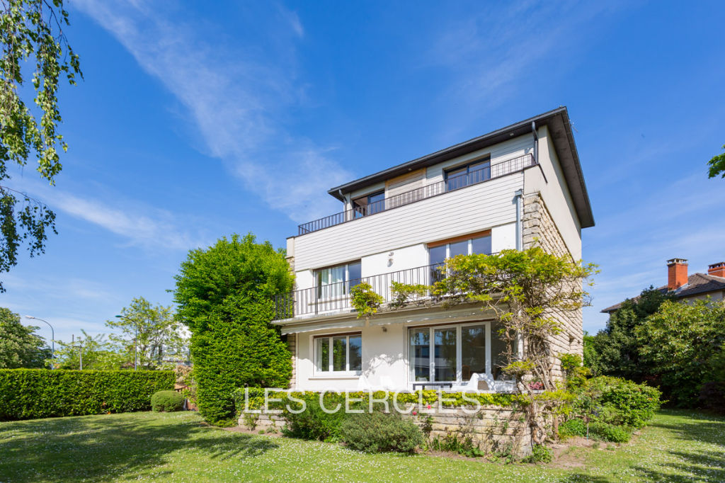 Agence les Cercles - Le Vésinet - 
Maison 8 pièces de 200 m²
