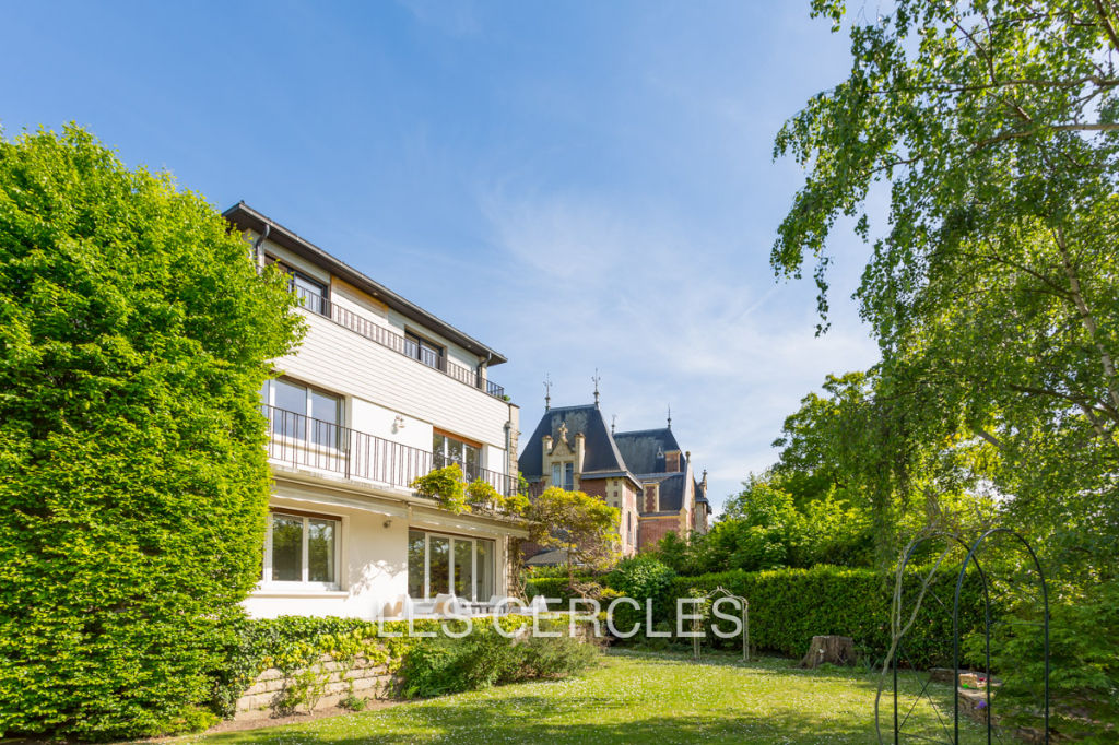 Agence les Cercles - Le Vésinet - 
Maison 8 pièces de 200 m²
