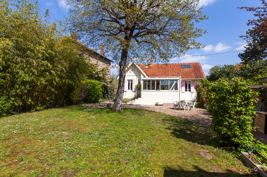 Agence les Cercles - Le Vésinet - 
Maison 6 pièces de 105 m²
