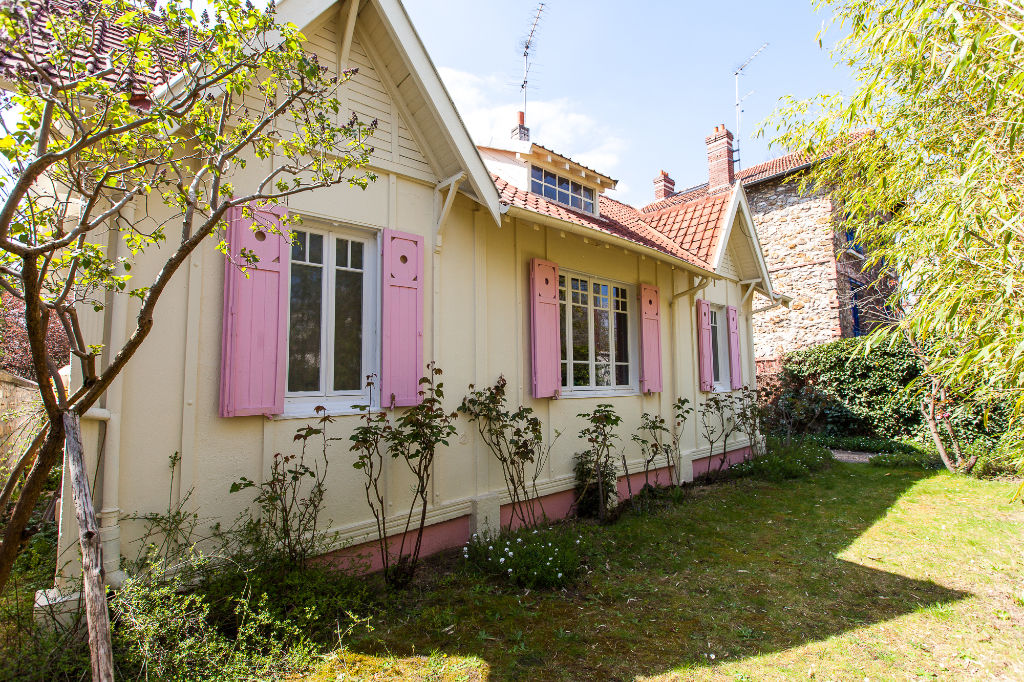 Agence les Cercles - Le Vésinet - 
Maison 6 pièces de 105 m²
