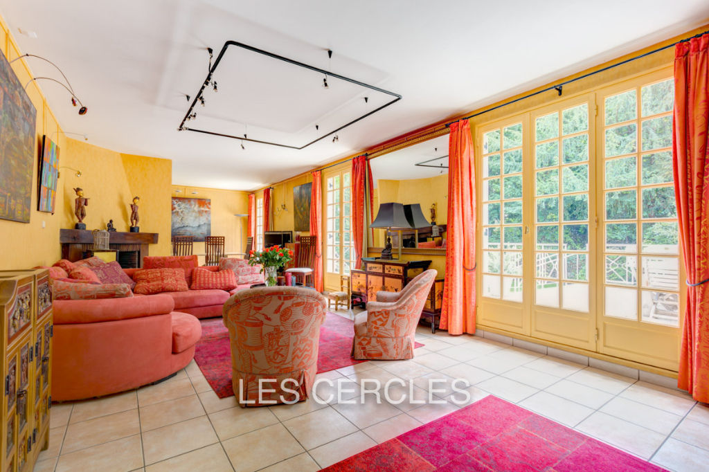 Agence les Cercles - Le Vésinet -
Maison 10 pièces de 300 m²