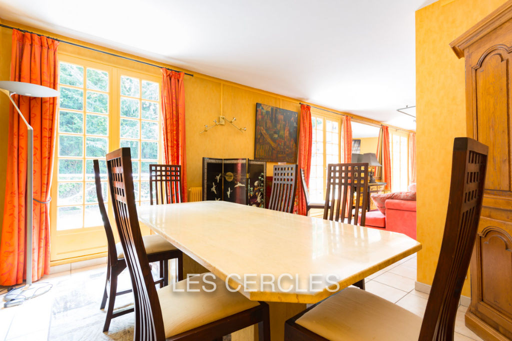 Agence les Cercles - Le Vésinet -
Maison 10 pièces de 300 m²