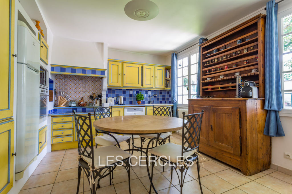 Agence les Cercles - Le Vésinet -
Maison 10 pièces de 300 m²