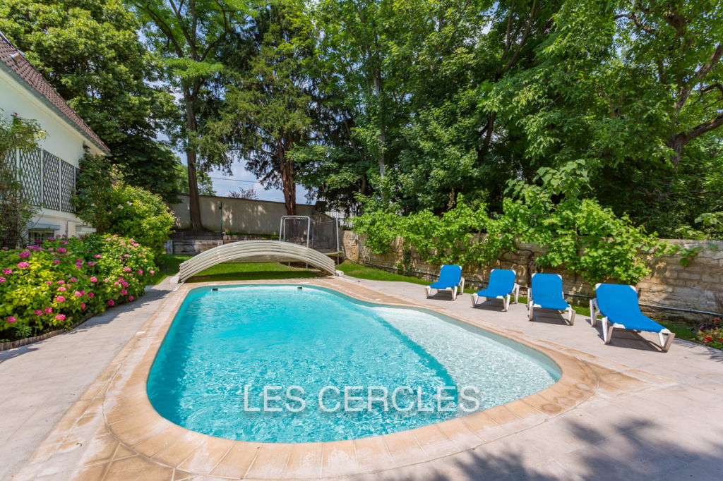 Agence les Cercles - Le Vésinet - 
Maison 10 pièces de 300 m²
