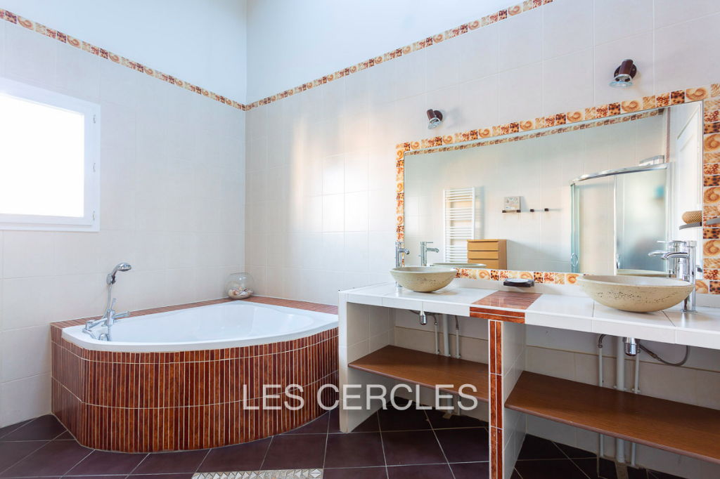 Agence les Cercles - Le Vésinet -
LOFT 7 pièces de 247 m²