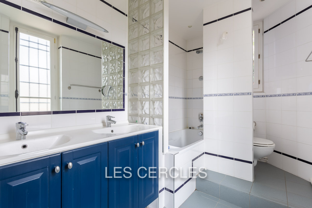 Agence les Cercles - Le Vésinet -
Propriété 8 pièces de 240 m²